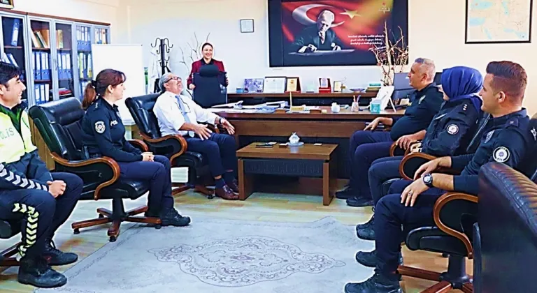 FOÇA EMNİYET'TEN MESLEK LİSELERİNE ZİYARET