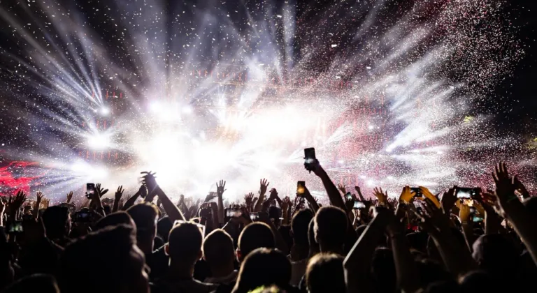 FALL FEST'26 9 EKİM'DE SAZLICA PLAJINDA