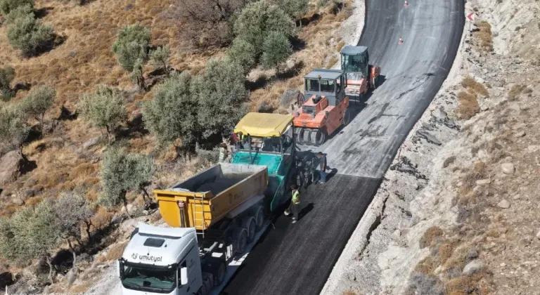 FOÇA,ALİAĞA,DİKİLİ VE BERGAMA'DA YOLLAR YENİLENİYOR
