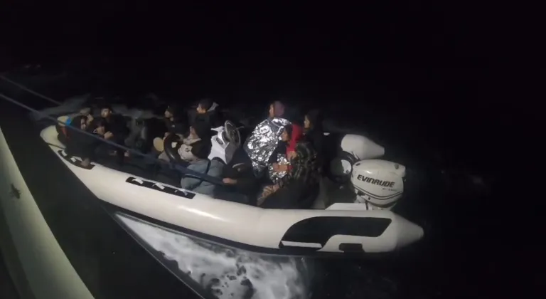 FOÇA'DA 19 GÖÇMEN YAKALANDI