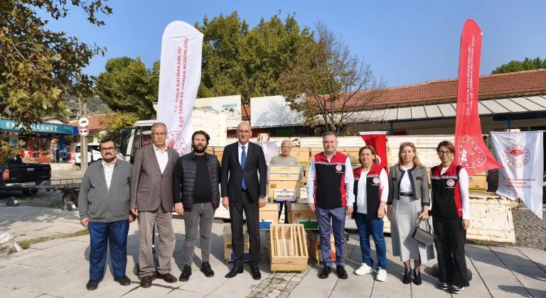 FOÇA'DA ARI KOVANI DAĞITIMI GERÇEKLEŞTİRİLDİ