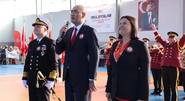 FOÇA'DA BÜYÜK COŞKU İLE KUTLANAN 29 EKİM'DEN KESİTLER