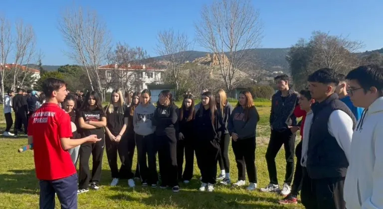 FOÇA'DA KRiKET HEYECANI