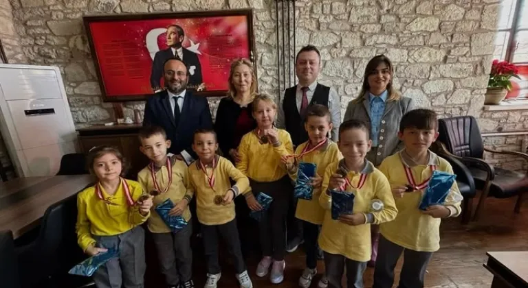 GERENKÖYLÜ MİNİKLER FOÇA'YA DERECE GETİRDİLER
